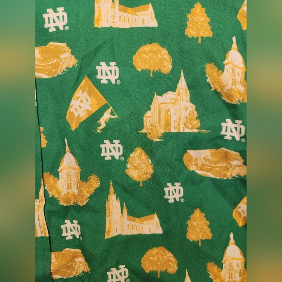 Notre Dame Fighting Irish Uscape Apparel Button Up Green Short Sleeve LARGE NWT - Picture 4 of 5